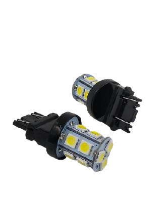 Foco 3157 de 13 LEDs luz fija